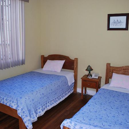 Travellers Inn Кито Экстерьер фото