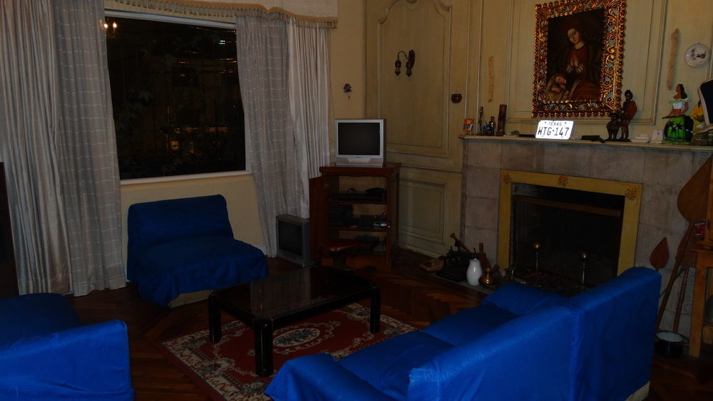 Travellers Inn Кито Экстерьер фото