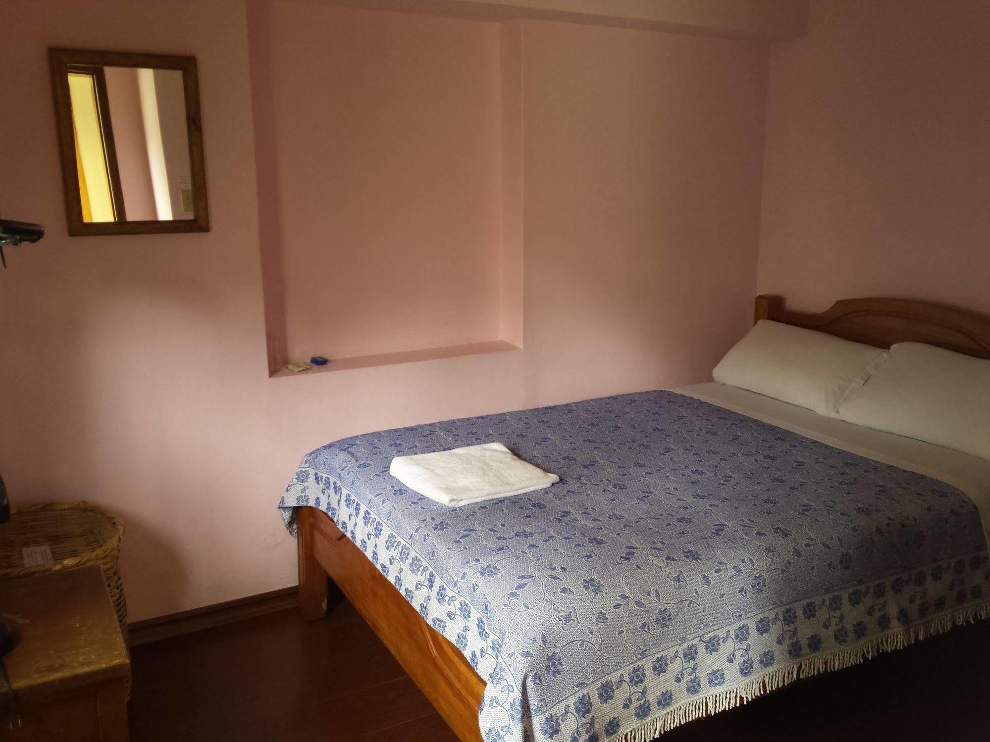 Travellers Inn Кито Экстерьер фото