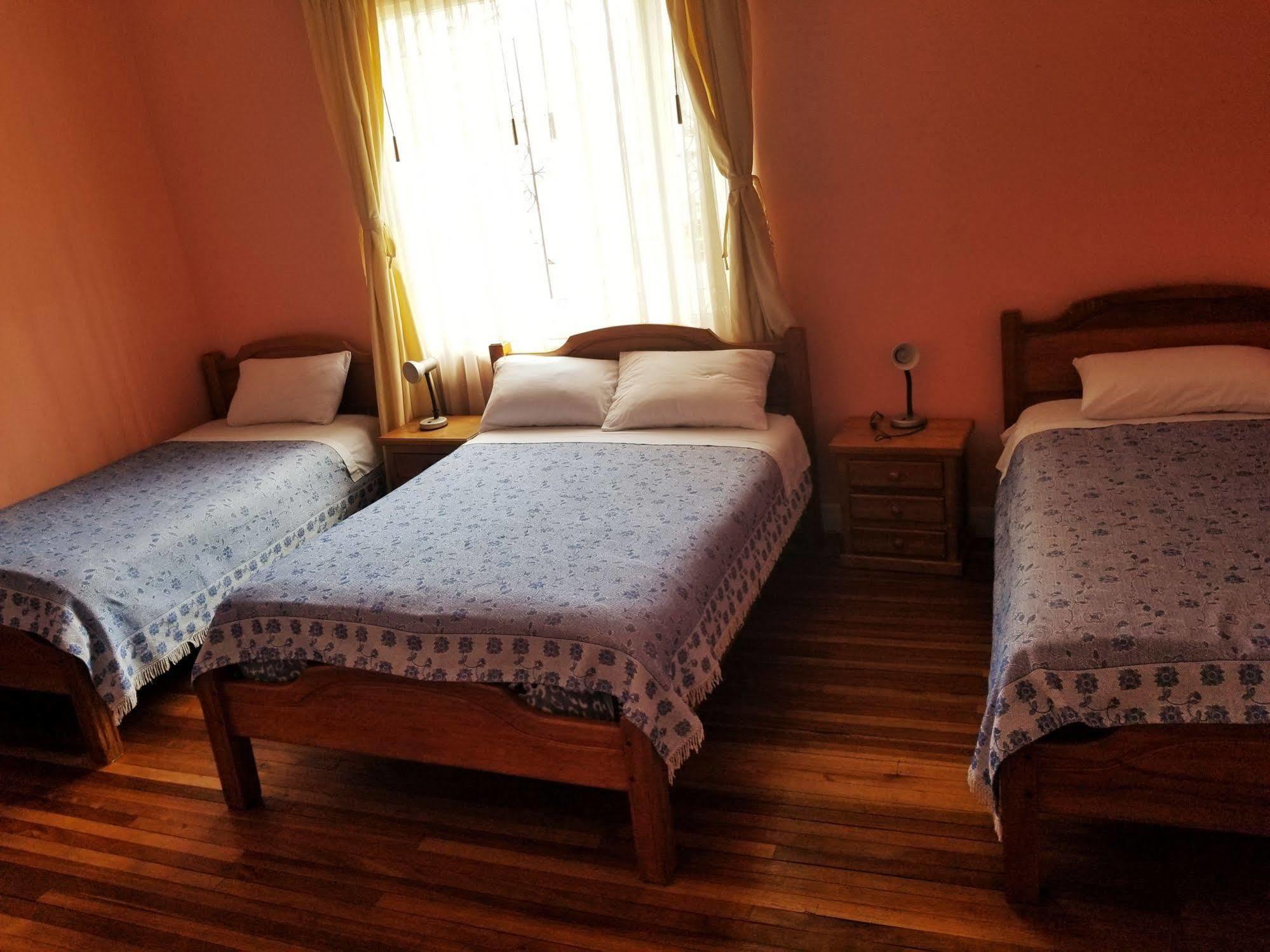 Travellers Inn Кито Экстерьер фото