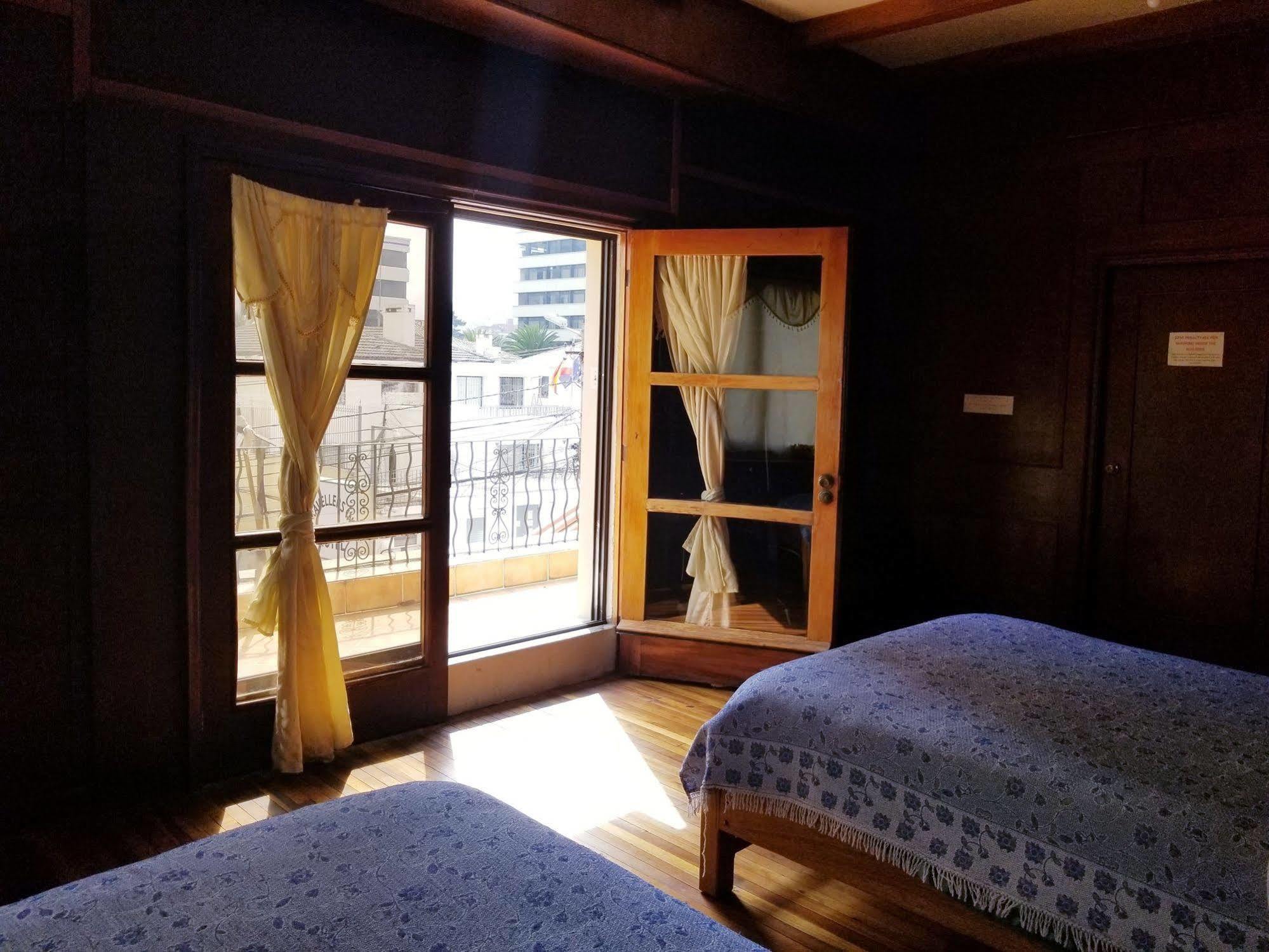 Travellers Inn Кито Экстерьер фото